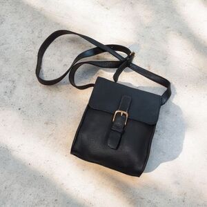 vintage Gap 90s black genuine leather crossbody Bag